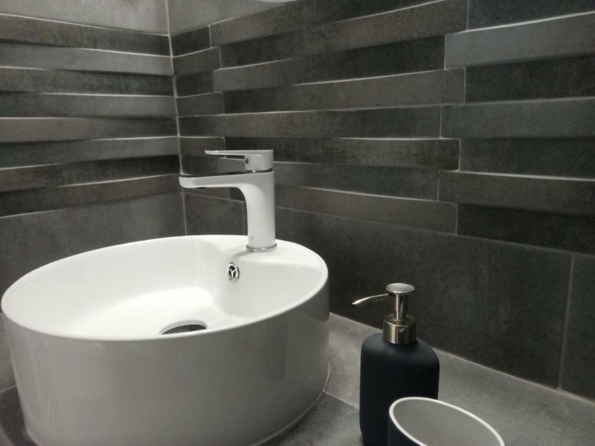New Apartment Near Metro Larissis In The Centre Of アテネ エクステリア 写真